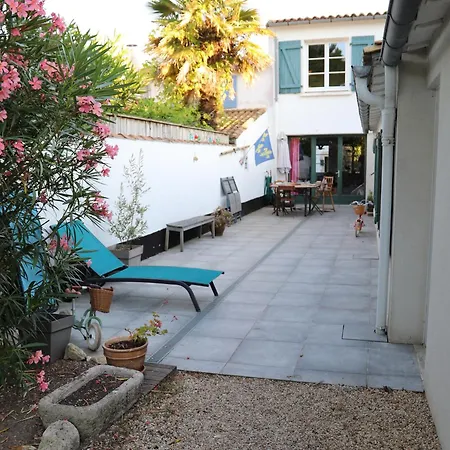 Tatil Evi Maison Familiale 4 Chambres, Au Coeur De Loix, Location A La Semaine Uniquement Loix
